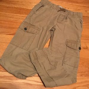 Super cute jogger style cargo pants